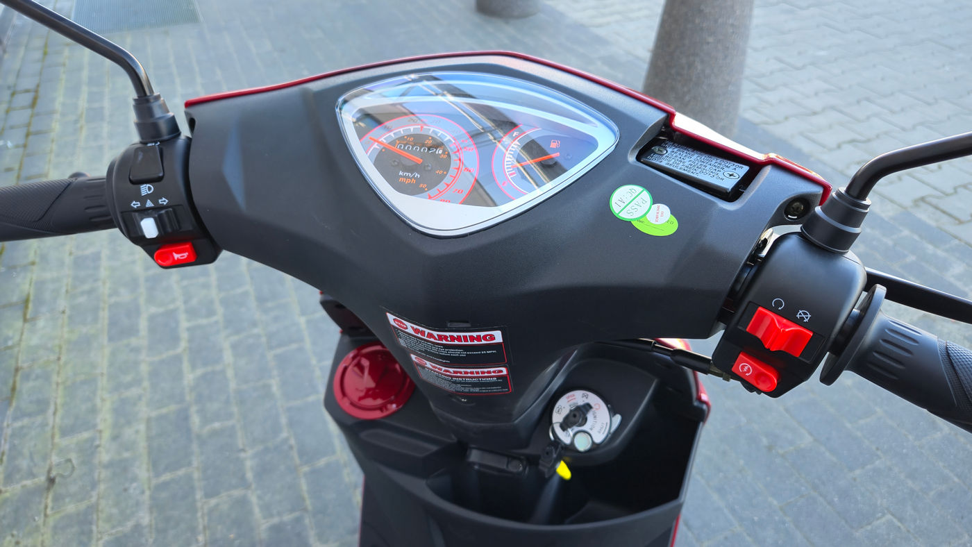 Skuter Blinc Fantasy 8 20250320 110330